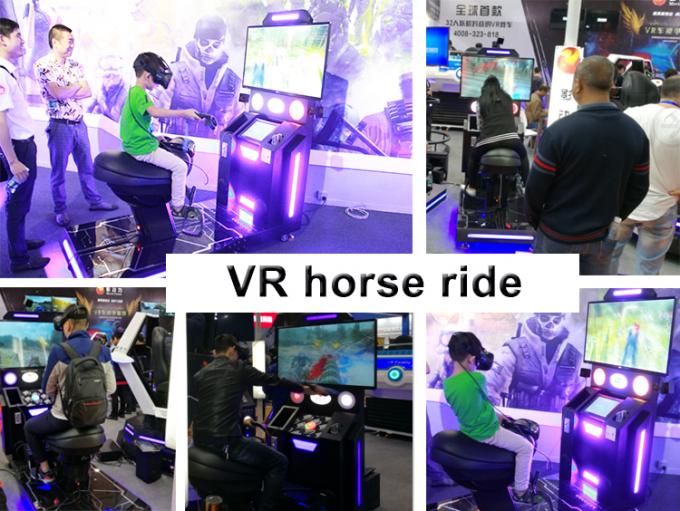 Paseo de la máquina del montar a caballo del simulador de la realidad virtual de Vr en el campo de batalla del lomo de caballo que lucha al enemigo 2