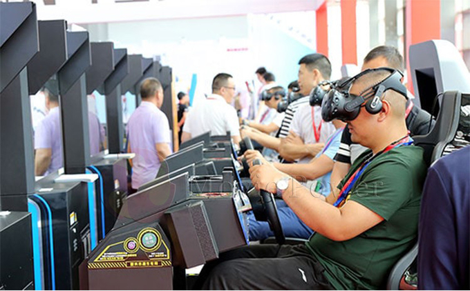 Simulador de conducción 9d Vr Máquina de juegos Simulador de carreras de coches Vr Equipo para el parque temático de realidad virtual 2